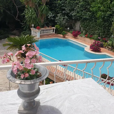 Silhouette Cap D'ail Apartment *